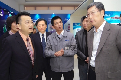 2010年，全國政協(xié)副主席、全國工商聯(lián)主席黃孟復視察天通裝備產(chǎn)業(yè)基地